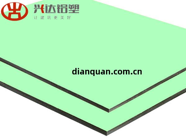 吉祥(xiang)鋁(lv)塑(su)板(ban)