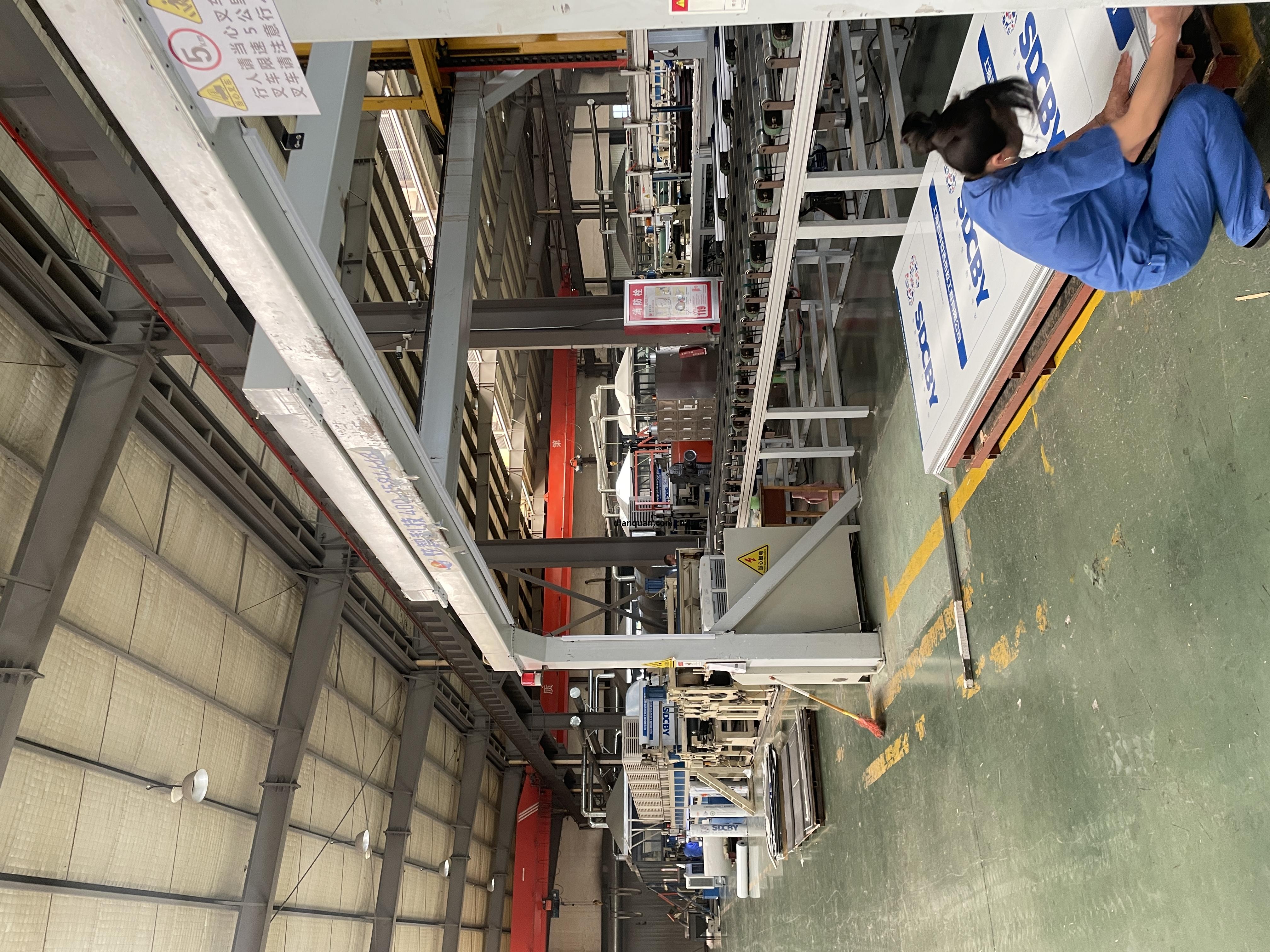 如(ru)何(he)識(shi)破鋁塑(su)板(ban)廠家(jia)是否在偷工減(jian)料